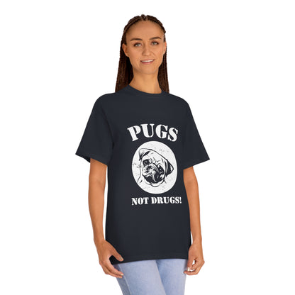 Pugs not drugs Unisex Classic Tee